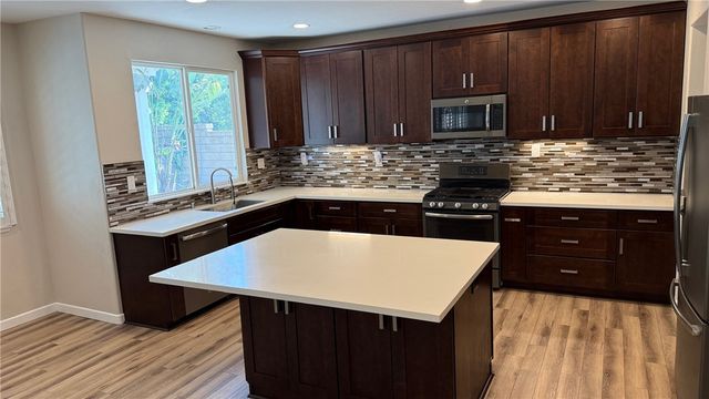 1571 Foothill, Redlands, CA 92374