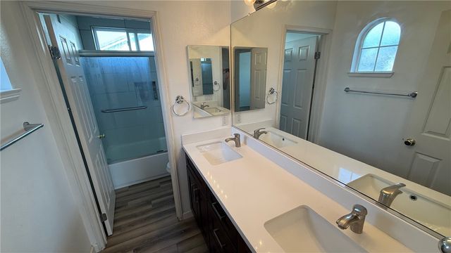 1571 Foothill, Redlands, CA 92374