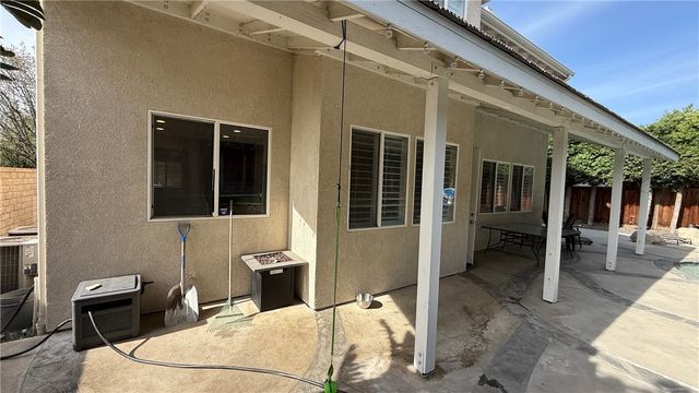 1571 Foothill, Redlands, CA 92374