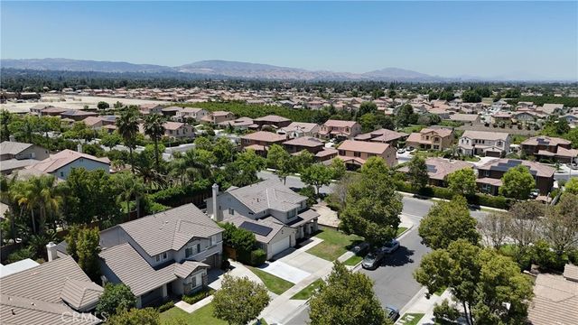 1571 Foothill, Redlands, CA 92374