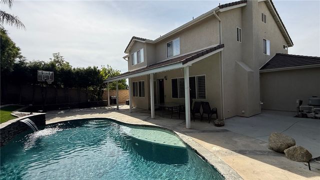 1571 Foothill, Redlands, CA 92374