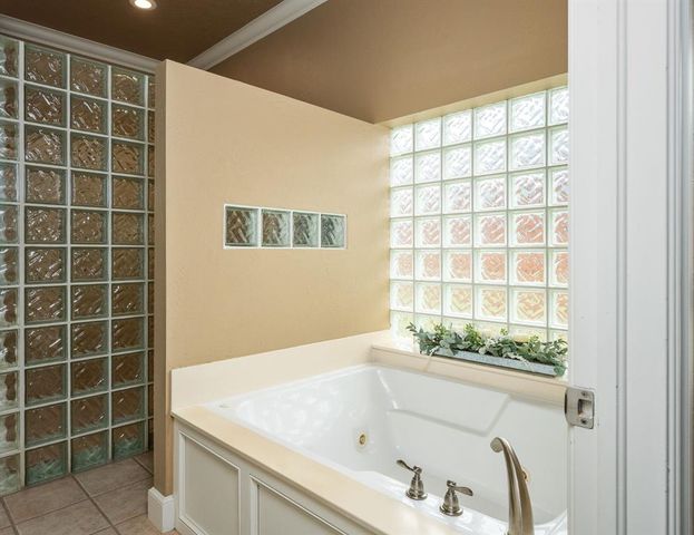 4228 Harrogate Drive, Norman, OK 73072