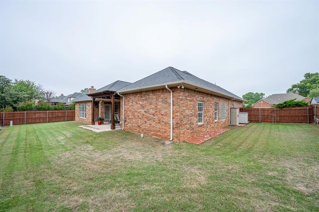 4228 Harrogate Drive, Norman, OK 73072