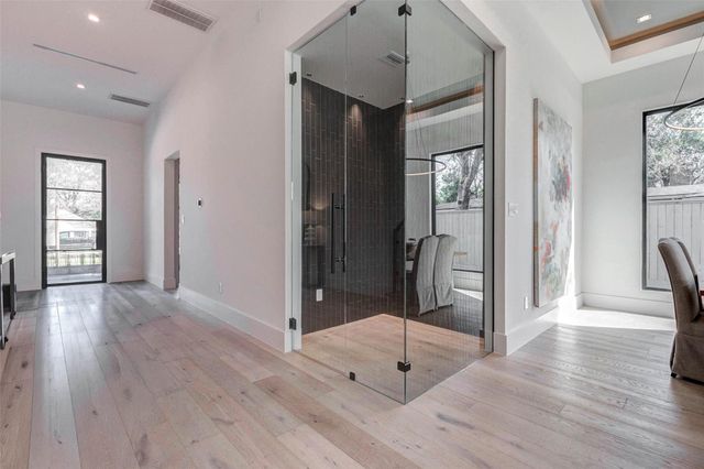 207 W 33rd Street, Houston, TX 77018