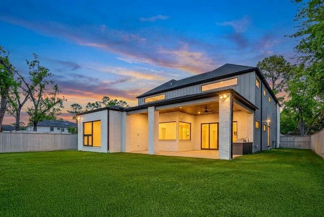 207 W 33rd Street, Houston, TX 77018