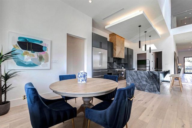 207 W 33rd Street, Houston, TX 77018