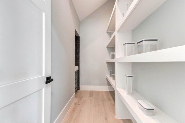 207 W 33rd Street, Houston, TX 77018