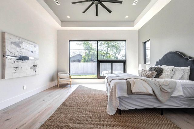 207 W 33rd Street, Houston, TX 77018