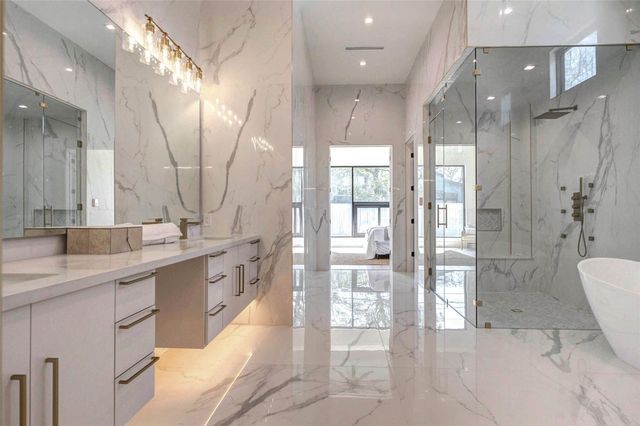 207 W 33rd Street, Houston, TX 77018