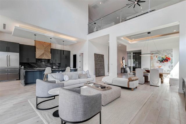 207 W 33rd Street, Houston, TX 77018