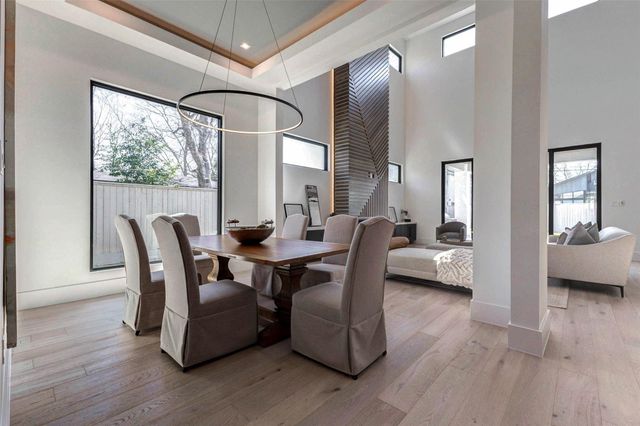 207 W 33rd Street, Houston, TX 77018