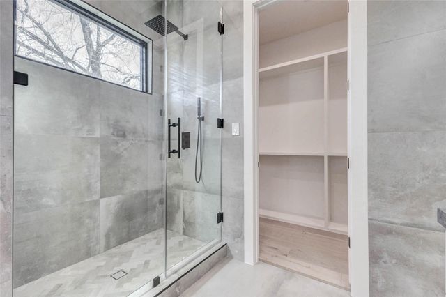 207 W 33rd Street, Houston, TX 77018