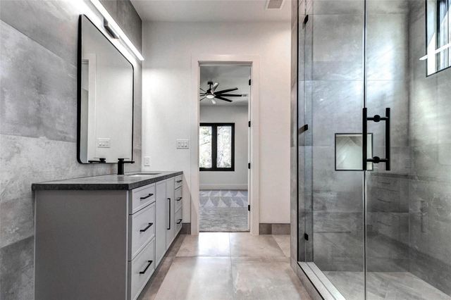 207 W 33rd Street, Houston, TX 77018