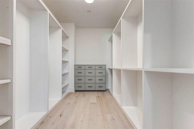 207 W 33rd Street, Houston, TX 77018