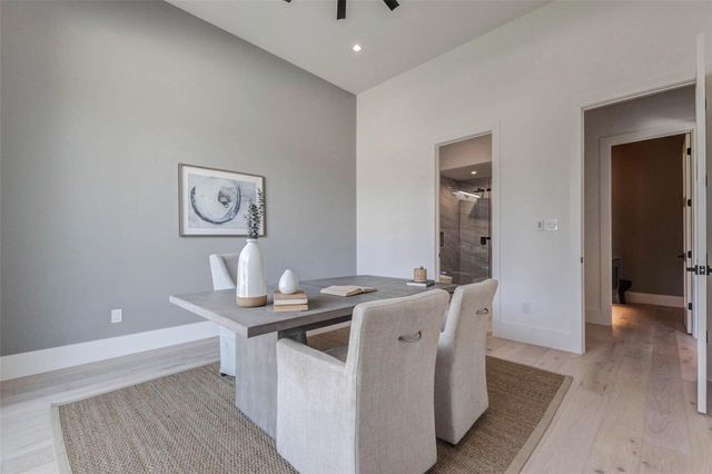 207 W 33rd Street, Houston, TX 77018