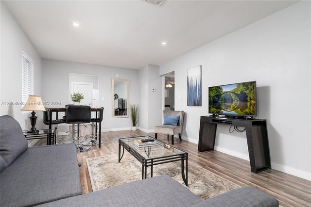 1352 Holly Heights Drive, Fort Lauderdale, FL 33304