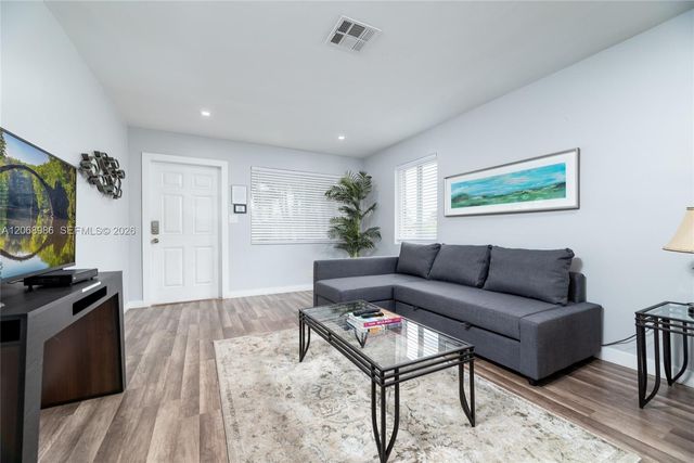1352 Holly Heights Drive, Fort Lauderdale, FL 33304