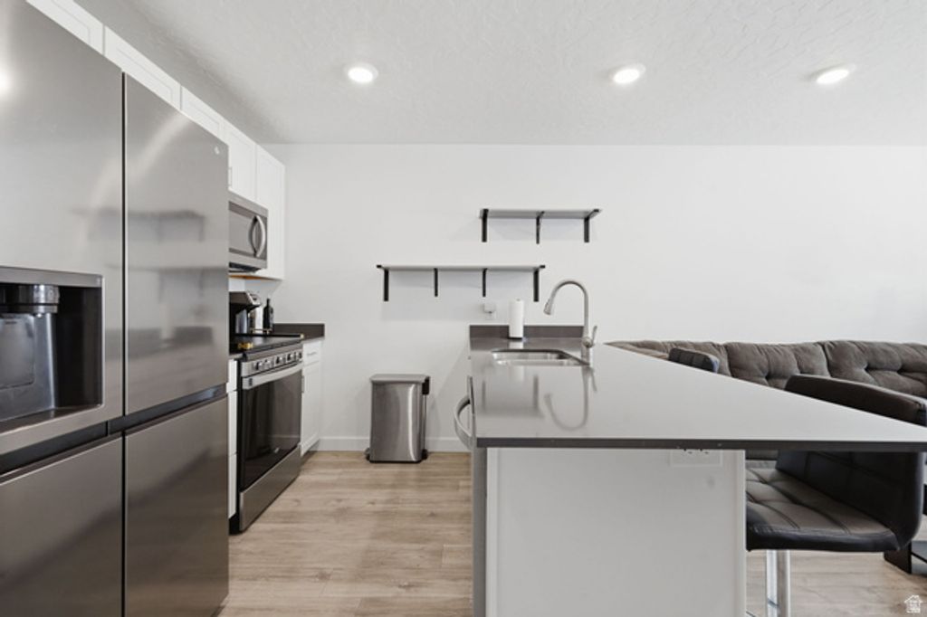 Image 6 of property listing at 3898 S SILVER BANK DR, Magna, UT 84044
