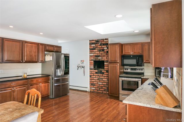 84 Bieselin Road, Bellport Village, NY 11713