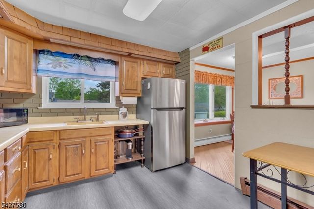 106 Louis Ln, Hackettstown Town, NJ 07840