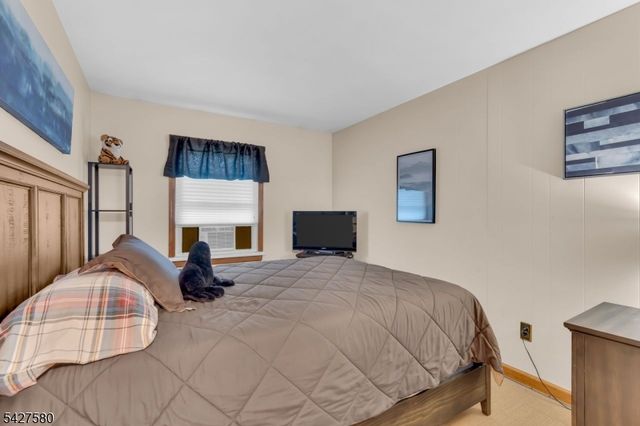 106 Louis Ln, Hackettstown Town, NJ 07840