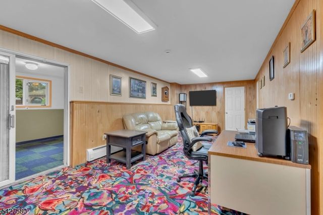 106 Louis Ln, Hackettstown Town, NJ 07840