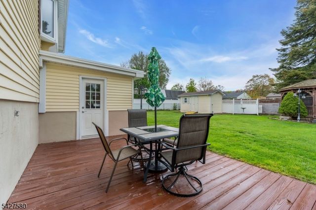 106 Louis Ln, Hackettstown Town, NJ 07840