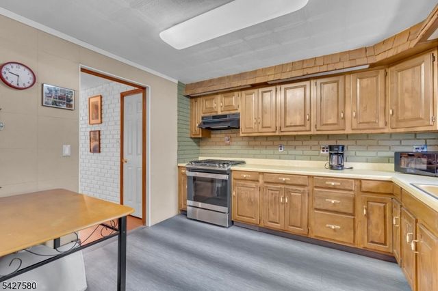 106 Louis Ln, Hackettstown Town, NJ 07840
