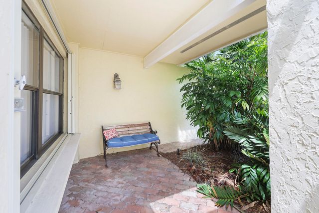 12378 Sawgrass Court, Wellington, FL 33414