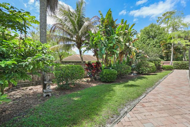 12378 Sawgrass Court, Wellington, FL 33414