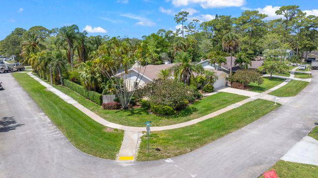 12378 Sawgrass Court, Wellington, FL 33414