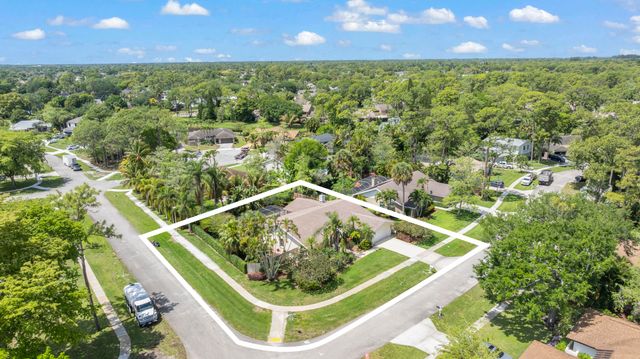 12378 Sawgrass Court, Wellington, FL 33414