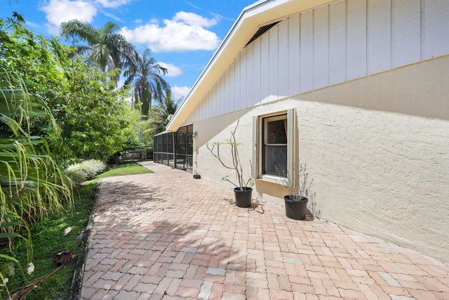 12378 Sawgrass Court, Wellington, FL 33414