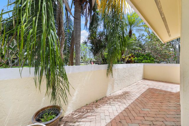 12378 Sawgrass Court, Wellington, FL 33414