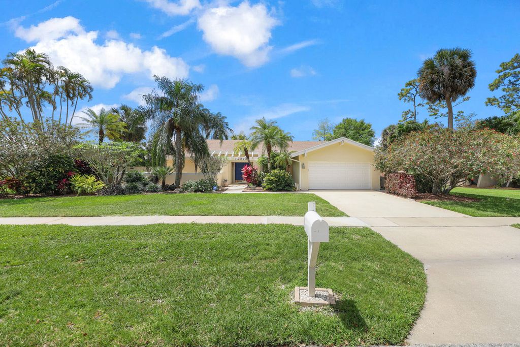 12378 Sawgrass Court, Wellington, FL 33414