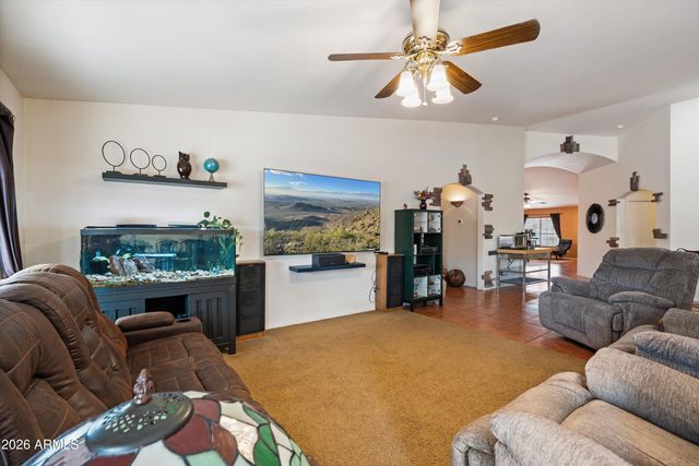 566 W COBBLESTONE Court, Casa Grande, AZ 85122