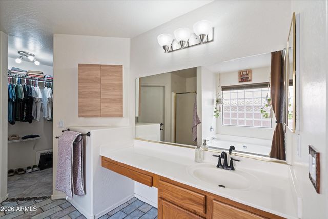 566 W COBBLESTONE Court, Casa Grande, AZ 85122