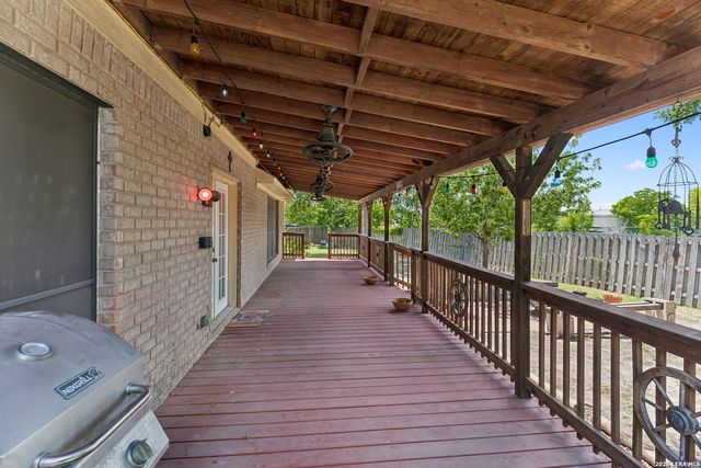 5810 ELK LAKE DR, San Antonio, TX 78244