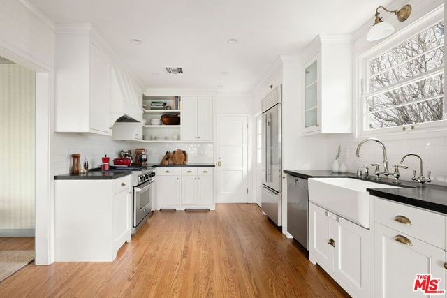 845 S Harvard Street, Santa Monica, CA 90403