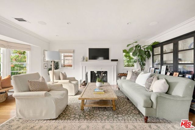 845 S Harvard Street, Santa Monica, CA 90403