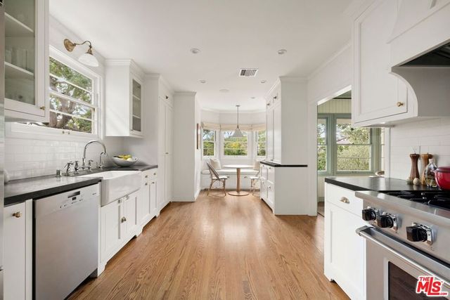 845 S Harvard Street, Santa Monica, CA 90403