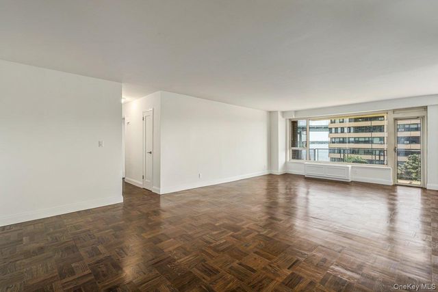 166-25 Powells Cove Boulevard 6M, Beechhurst, NY 11357