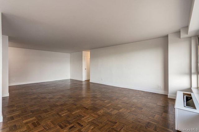 166-25 Powells Cove Boulevard 6M, Beechhurst, NY 11357