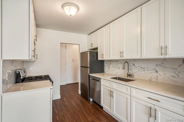 166-25 Powells Cove Boulevard 6M, Beechhurst, NY 11357