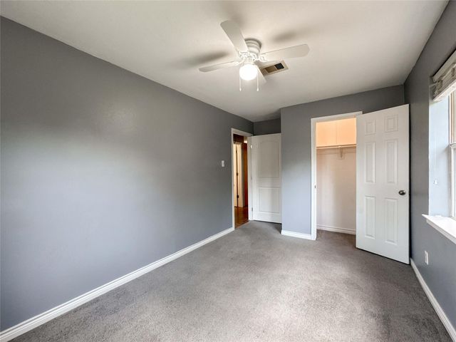 4717 Heron Street, Hitchcock, TX 77563