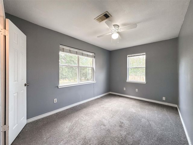 4717 Heron Street, Hitchcock, TX 77563