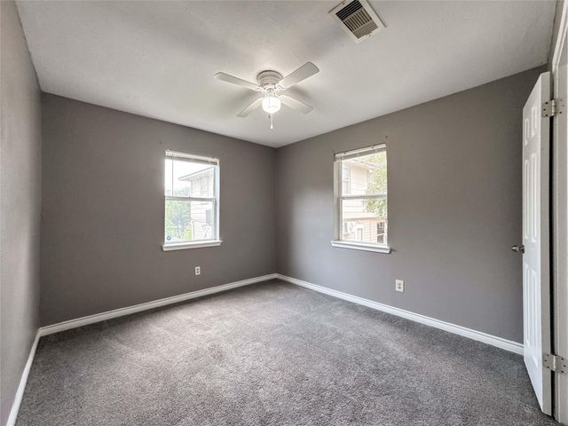 4717 Heron Street, Hitchcock, TX 77563