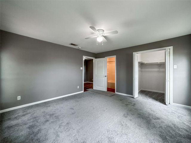 4717 Heron Street, Hitchcock, TX 77563