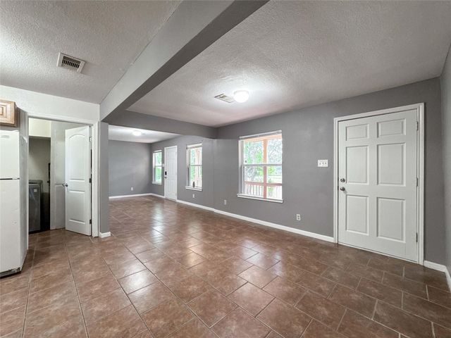 4717 Heron Street, Hitchcock, TX 77563