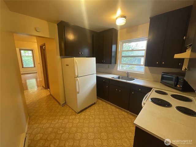 317 17th Avenue E, Seattle, WA 98112